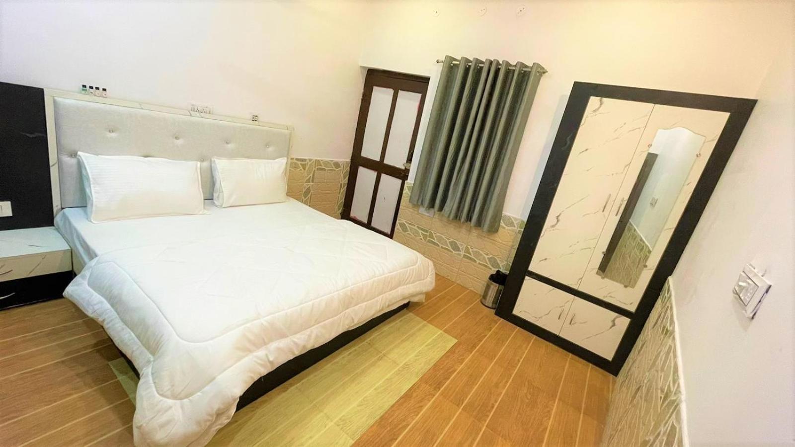 Lazy Staytion Pushkar Luaran gambar